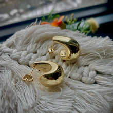 Load image into Gallery viewer, Love J Earrings