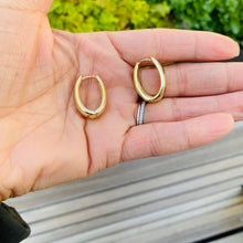 Load image into Gallery viewer, Siena Oval Small Hoop