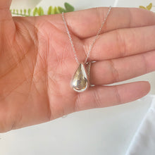 Load image into Gallery viewer, Jenn water drop necklace
