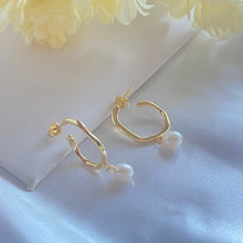 Load image into Gallery viewer, Letizia Pearl Hoop