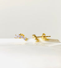 Load image into Gallery viewer, Mini Bar Stud Earring