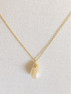 Drop Pearl Necklace